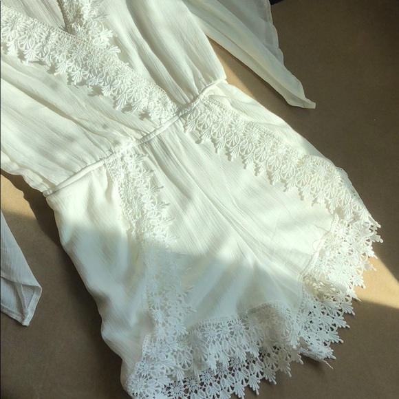 NWOT ROMPER - Picture 3 of 6